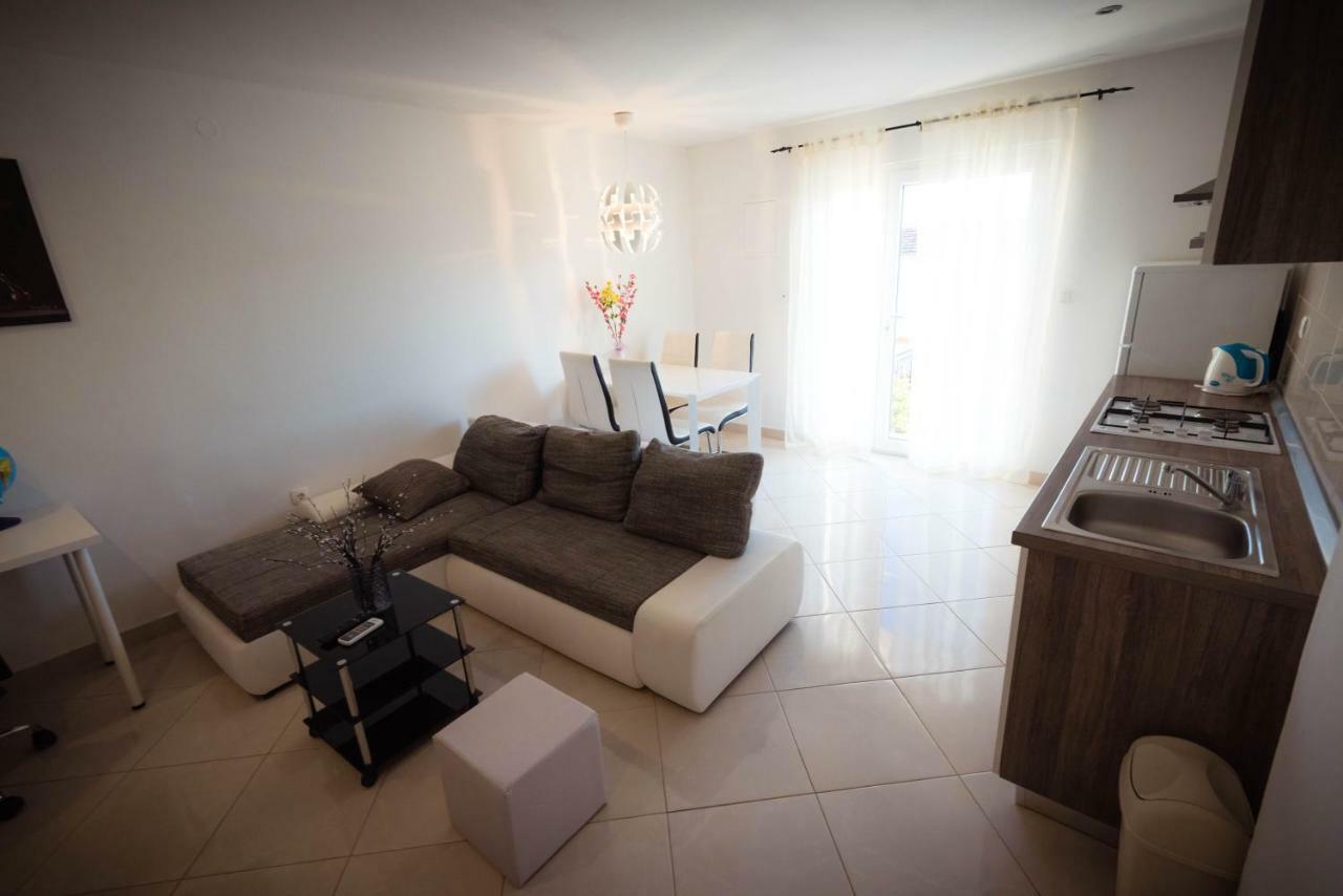 Apartments Nakic Sibenik Bagian luar foto