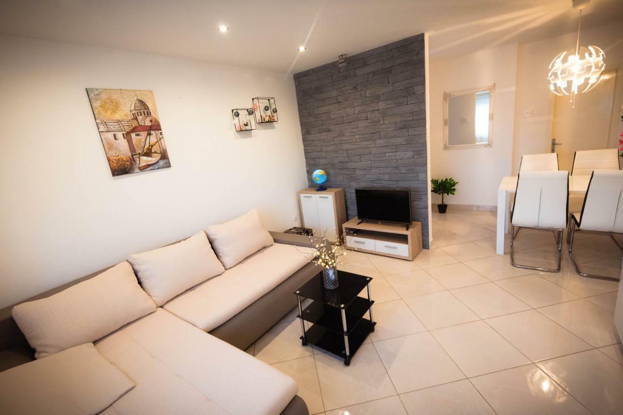Apartments Nakic Sibenik Bagian luar foto