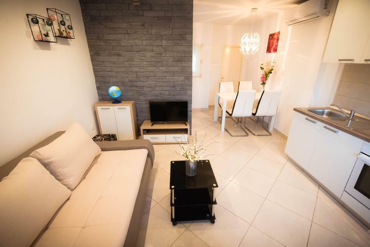 Apartments Nakic Sibenik Bagian luar foto