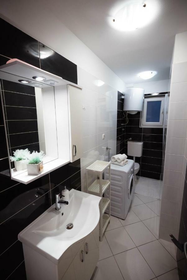 Apartments Nakic Sibenik Bagian luar foto
